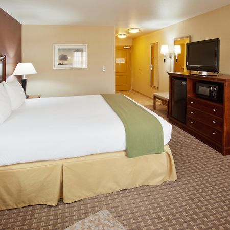 Holiday Inn Express Hotel & Suites Willows By Ihg Habitación foto