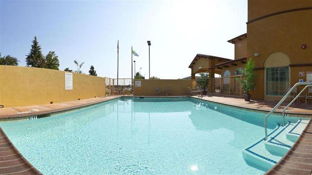Holiday Inn Express Hotel & Suites Willows By Ihg Exterior foto